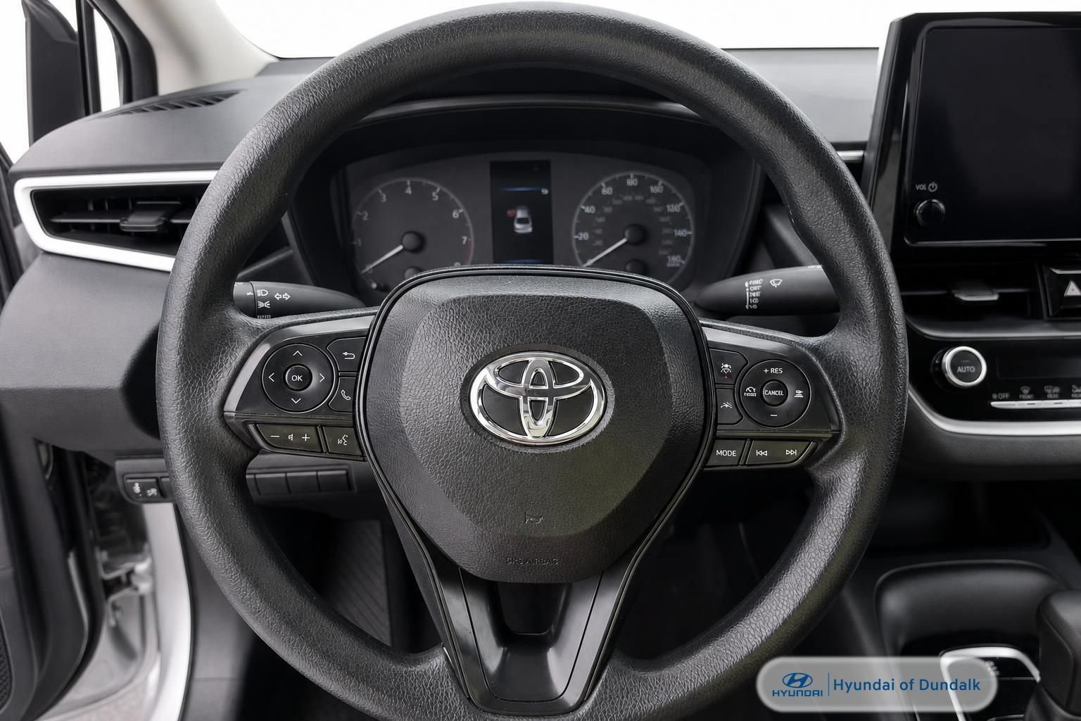 Used 2025 Toyota Corolla LE w/ Convenience Package FWD image 10