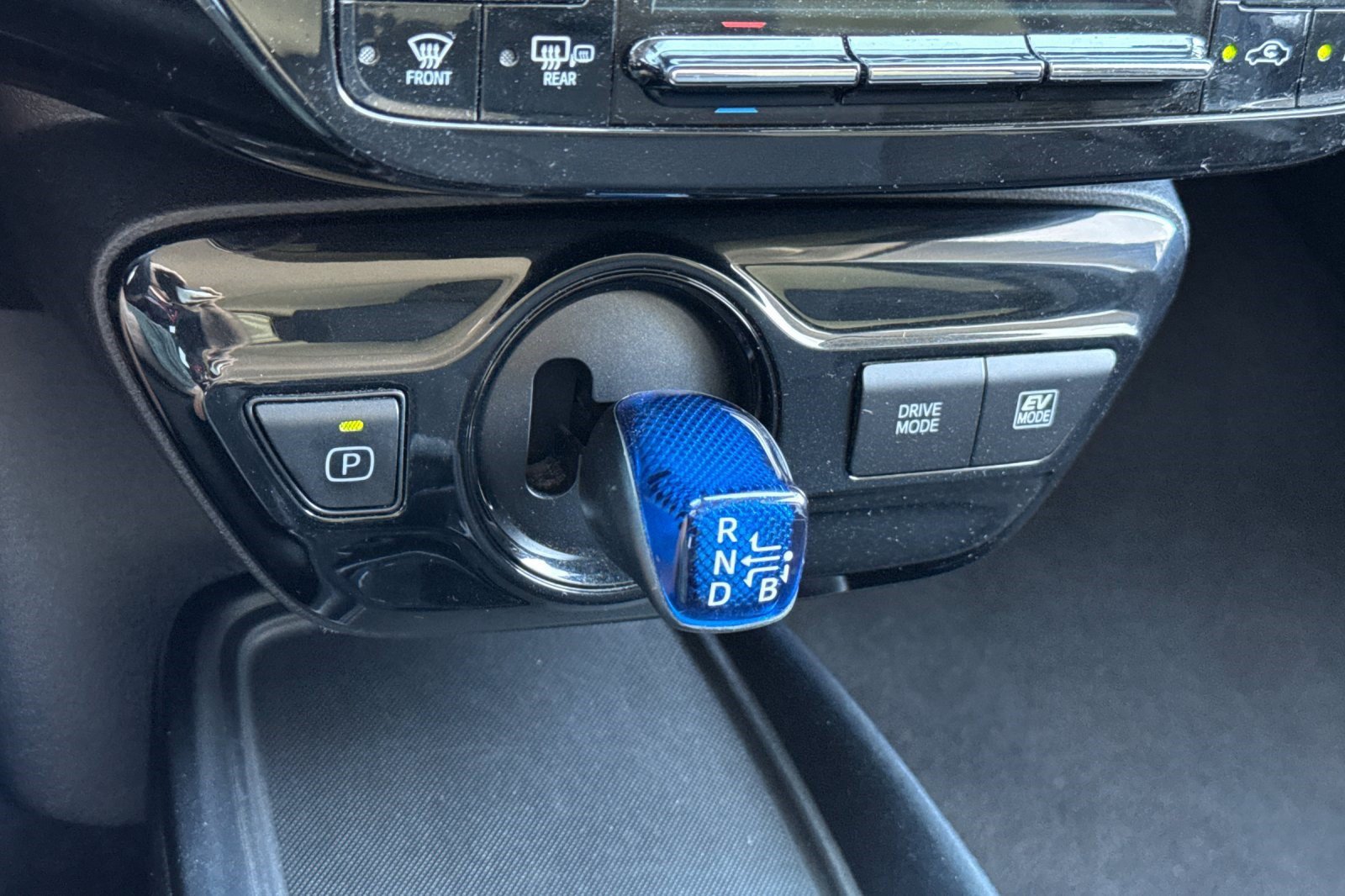 Certified 2022 Toyota Prius LE FWD image 18