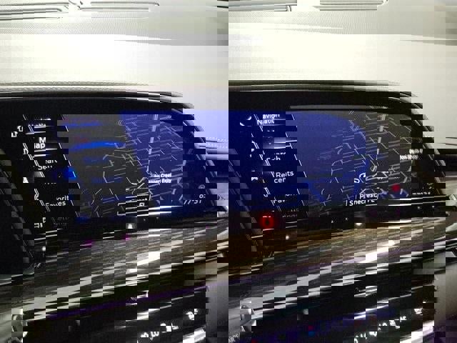 Certified 2022 Cadillac Escalade Premium Luxury image 23