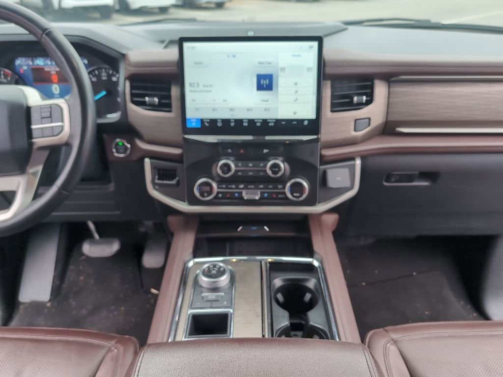 Used 2024 Ford Expedition Limited image 19