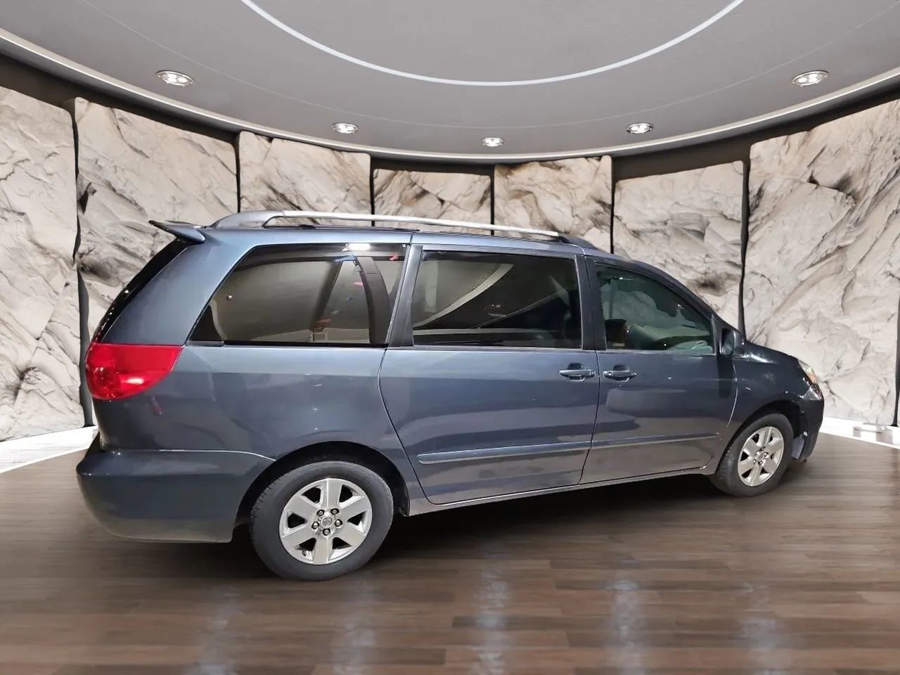 Used 2008 Toyota Sienna XLE Limited image 3