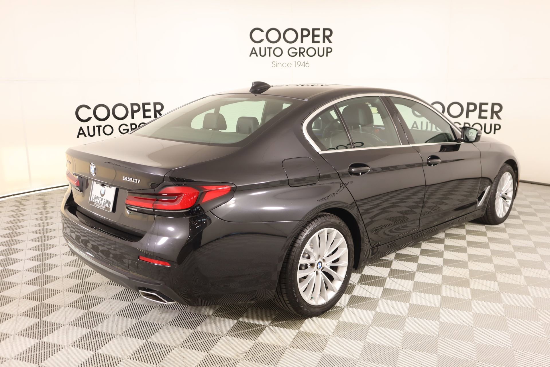 Used 2022 BMW 530i xDrive w/ Premium Package image 22