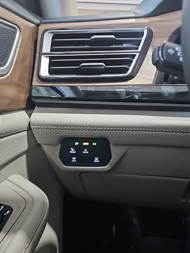 New 2026 Volkswagen Atlas SE image 39