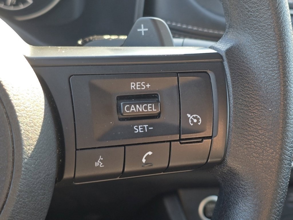 Used 2023 Nissan Rogue S image 28