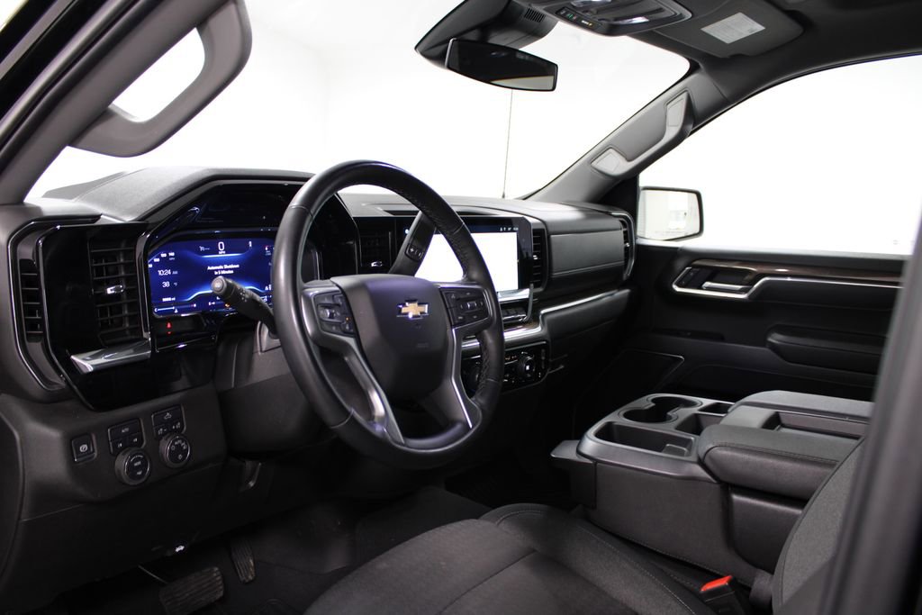 Used 2025 Chevrolet Silverado 1500 LT image 23