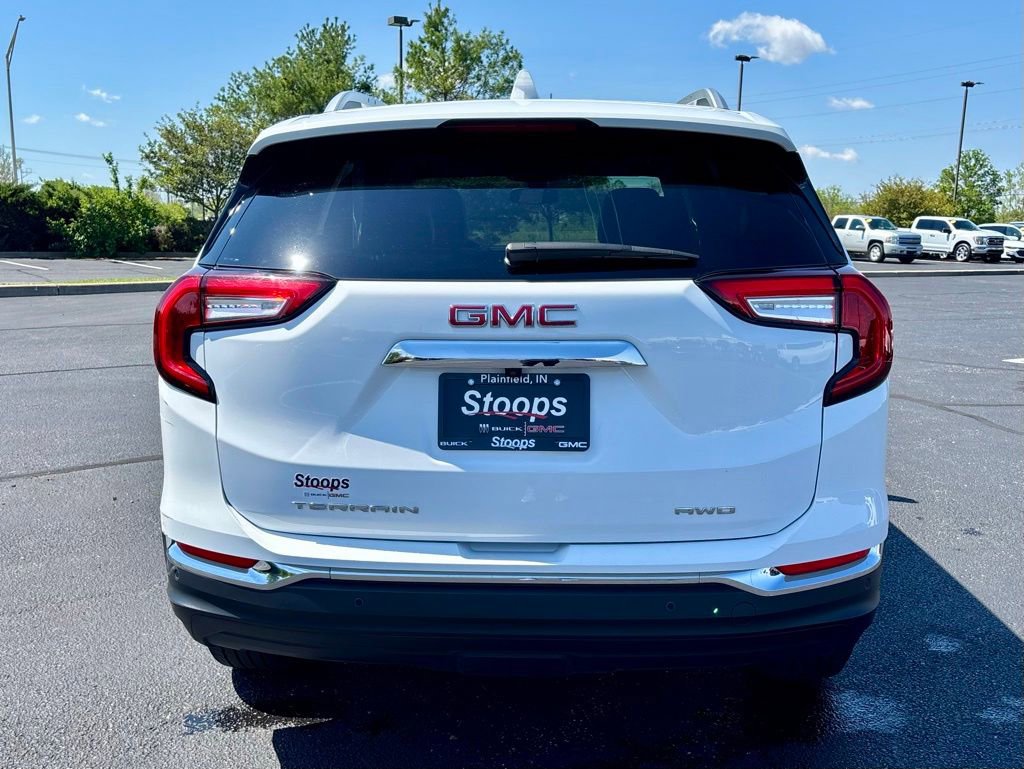 Used 2024 GMC Terrain SLT w/ LPO, Floor Liner Package AWD/4WD image 6