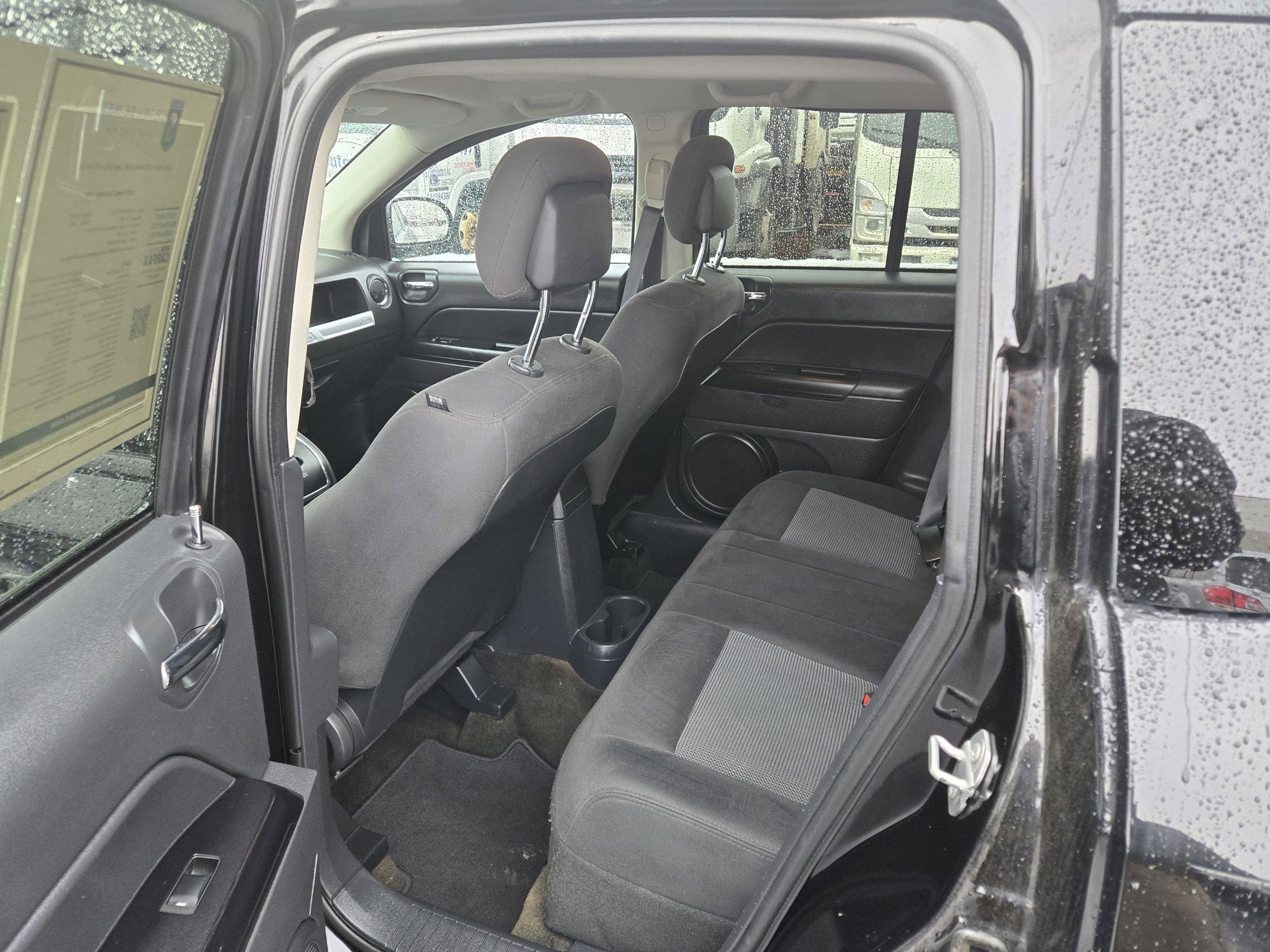 Used 2018 Jeep Compass Latitude w/ Popular Equipment Group image 18