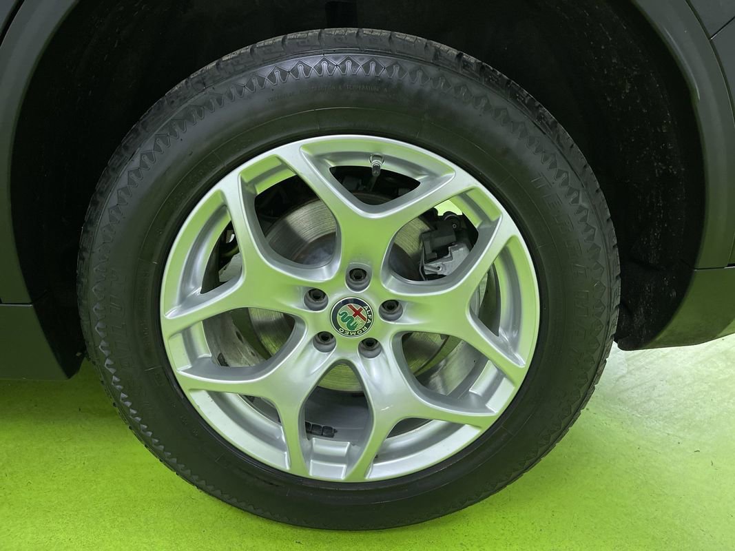 Used 2020 Alfa Romeo Stelvio w/ Cold Weather Package image 16