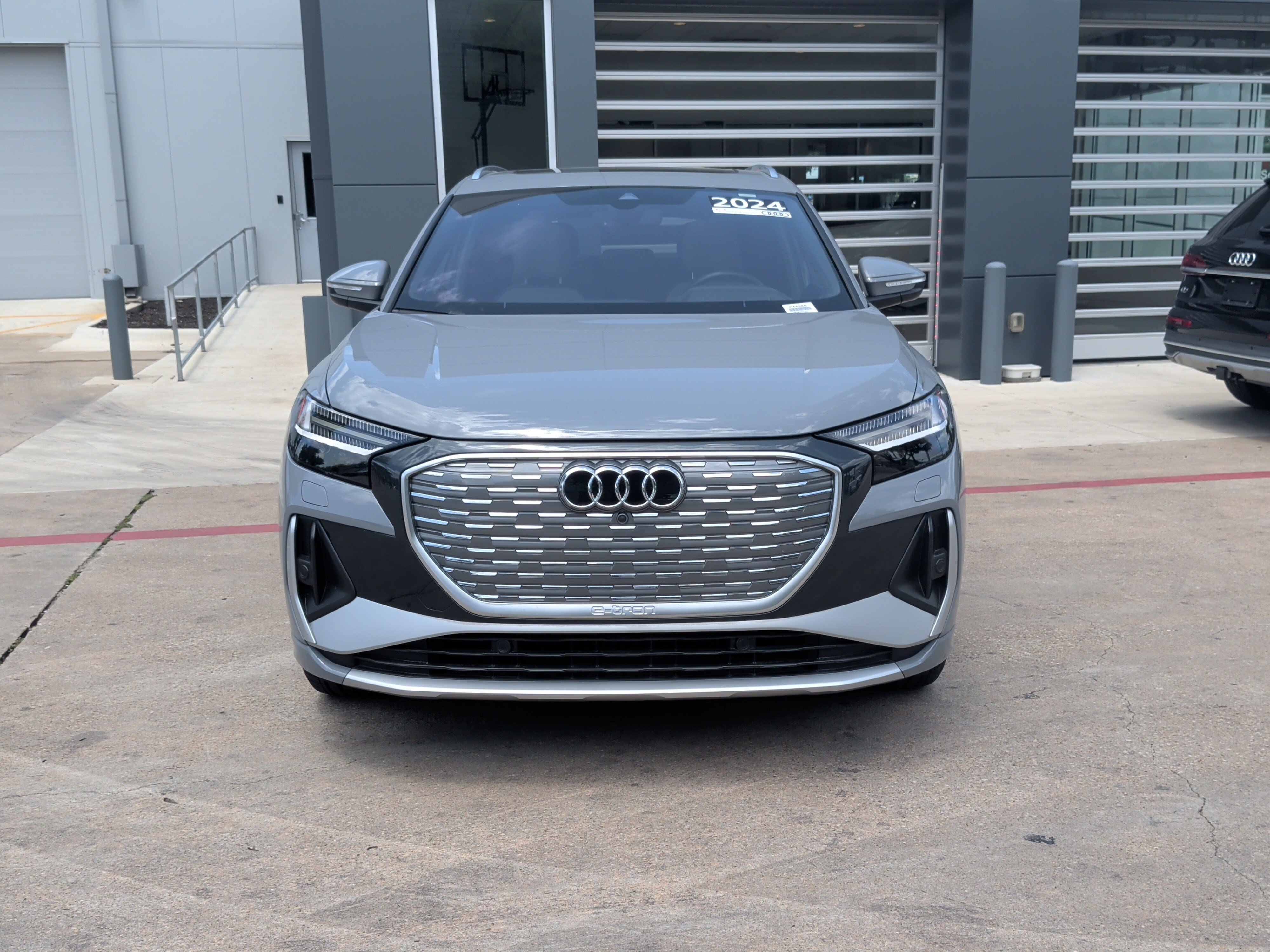 Certified 2024 Audi Q4 e-tron Prestige AWD/4WD image 3