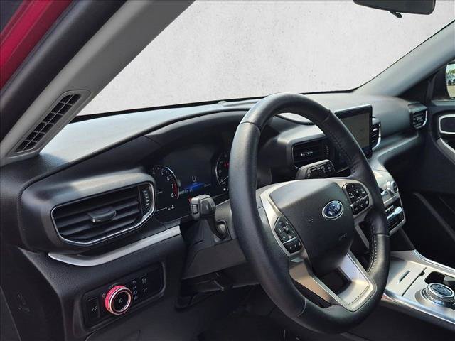 Used 2023 Ford Explorer XLT w/ Equipment Group 202A RWD image 8