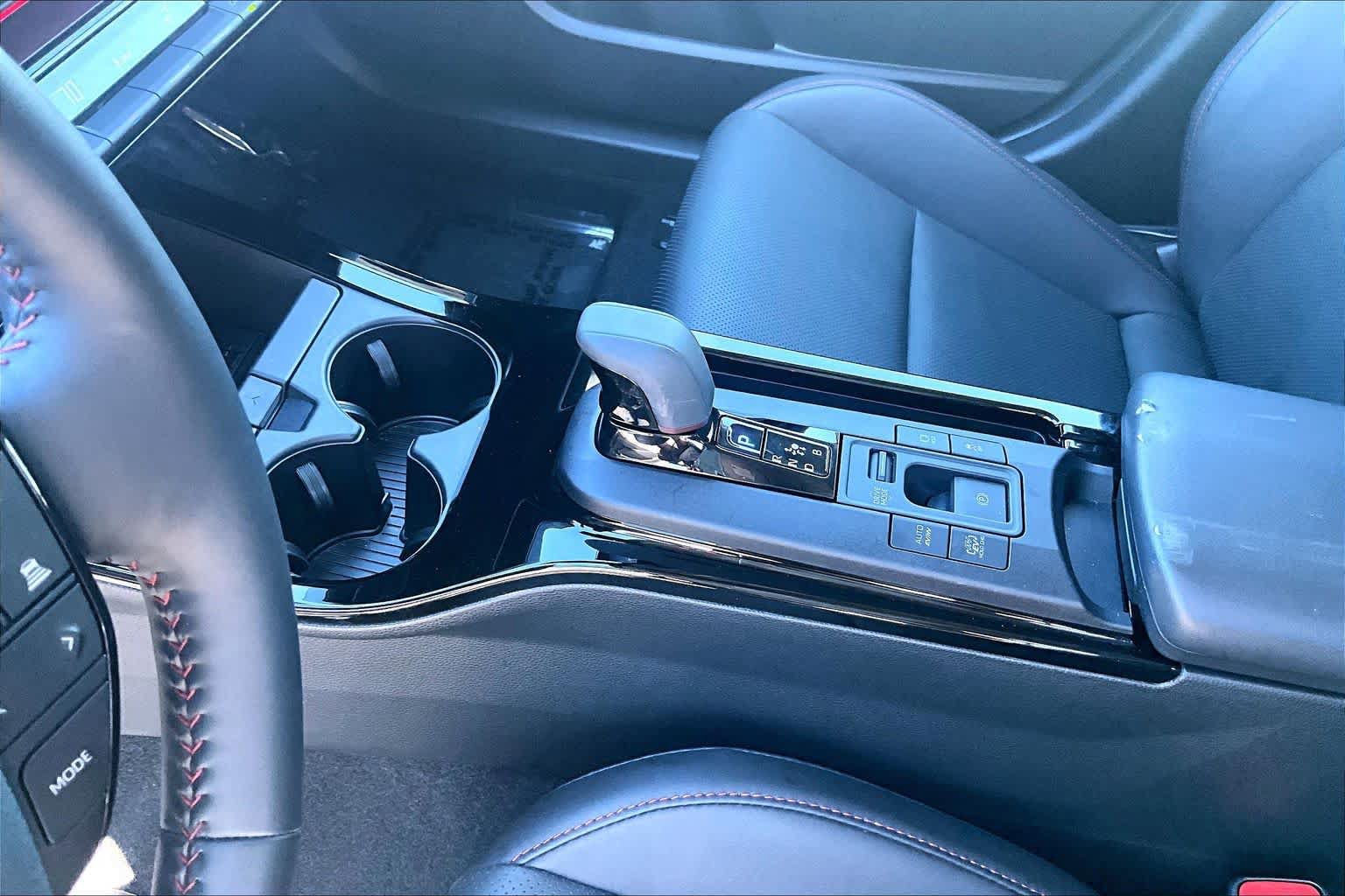 Used 2024 Toyota Prius Prime FWD image 15