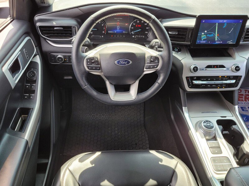 Used 2021 Ford Explorer XLT w/ Equipment Group 202A image 7