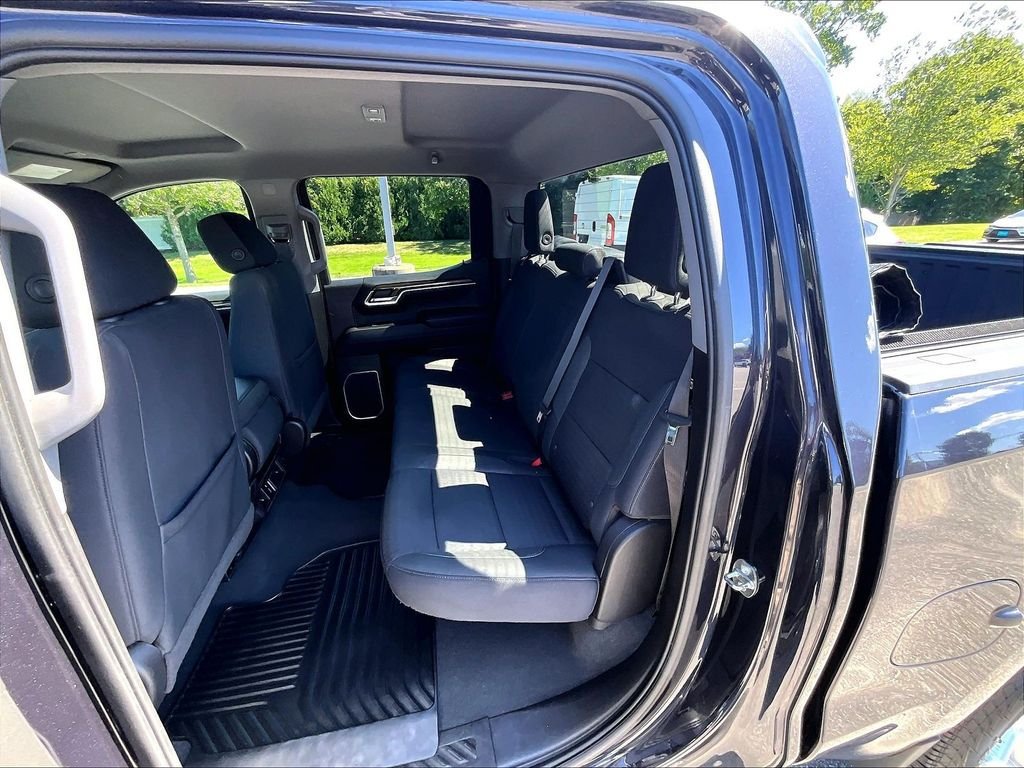 Used 2023 Chevrolet Silverado 1500 LT AWD/4WD image 15