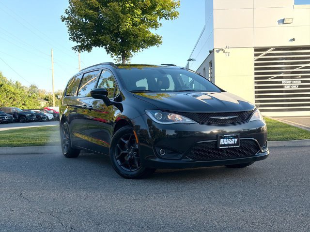 Used 2019 Chrysler Pacifica Touring-L w/ S Appearance Package