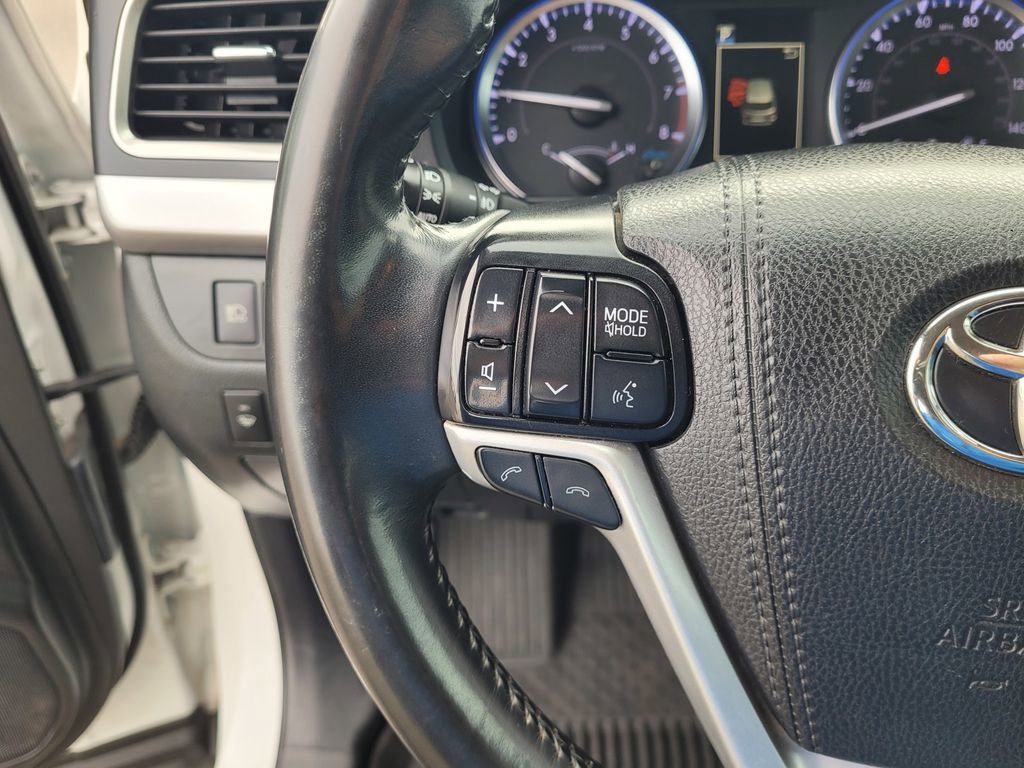 Used 2019 Toyota Highlander XLE image 22