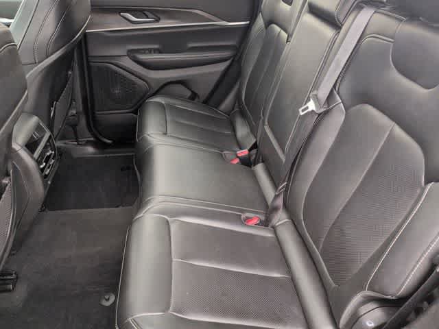 Used 2024 Jeep Grand Cherokee Limited w/ Luxury Tech Group II AWD/4WD image 20