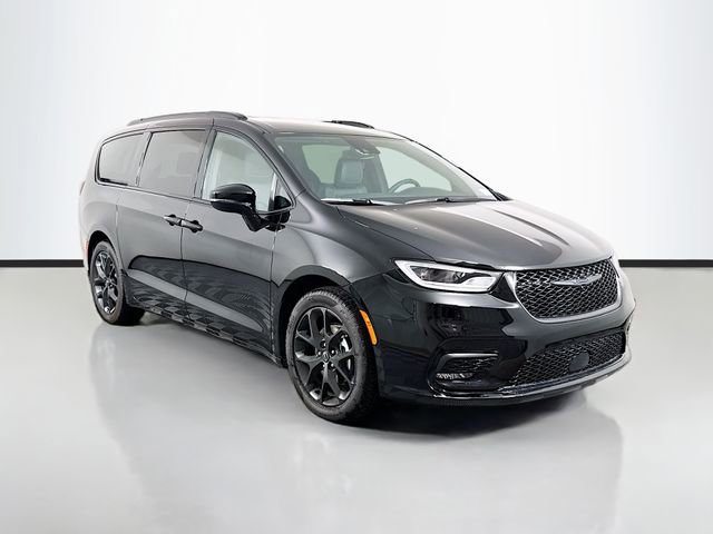New 2026 Chrysler Pacifica Select w/ S Appearance Package image 1