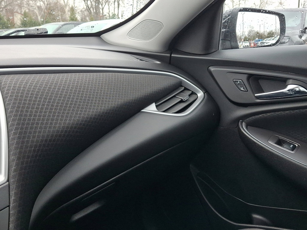 Used 2023 Chevrolet Malibu LT image 30