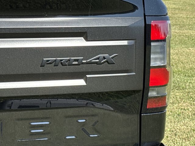New 2026 Nissan Frontier PRO-4X w/ Pro-4x Convenience Package image 9