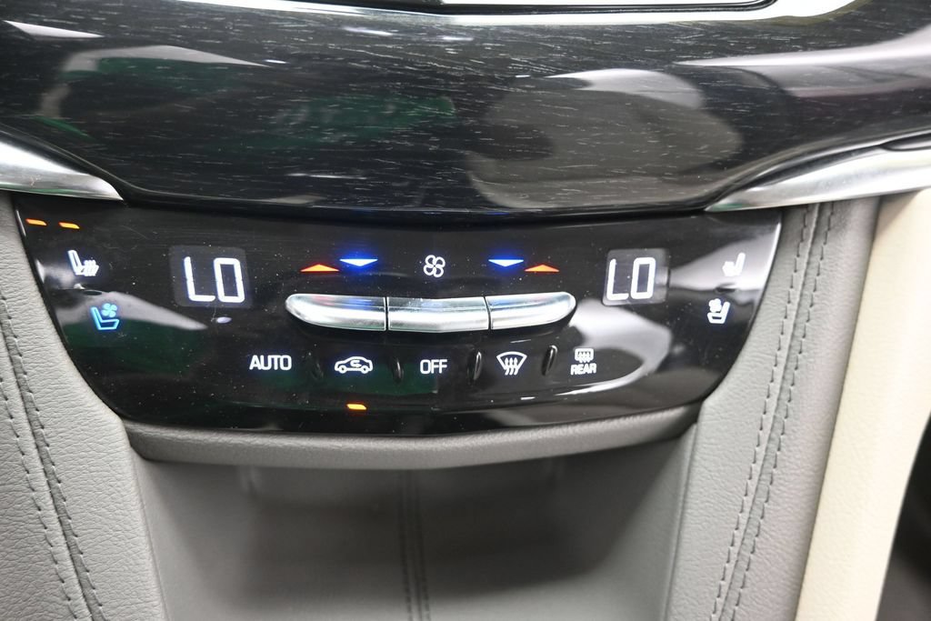 Used 2021 Cadillac XT6 Premium Luxury AWD/4WD image 39