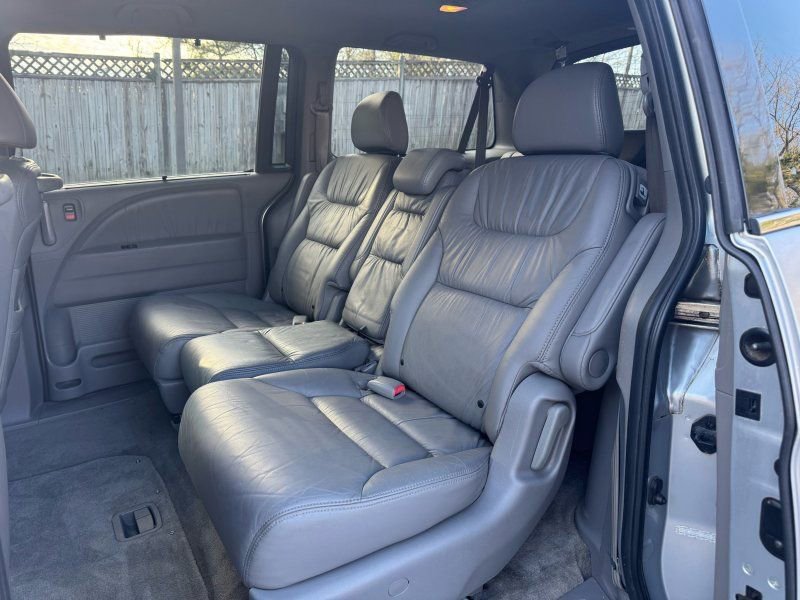Used 2010 Honda Odyssey EX-L image 17