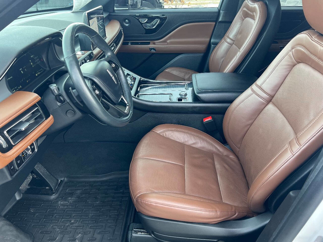 Used 2023 Lincoln Aviator Reserve w/ Class IV Trailer Tow Package image 16