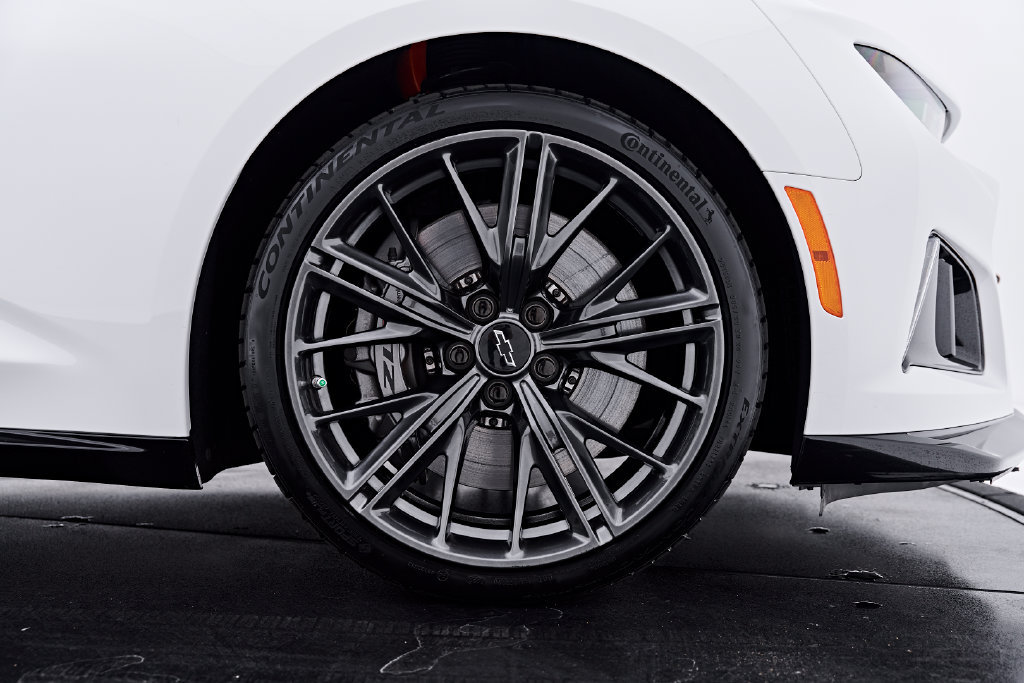 Used 2021 Chevrolet Camaro ZL1 RWD image 34
