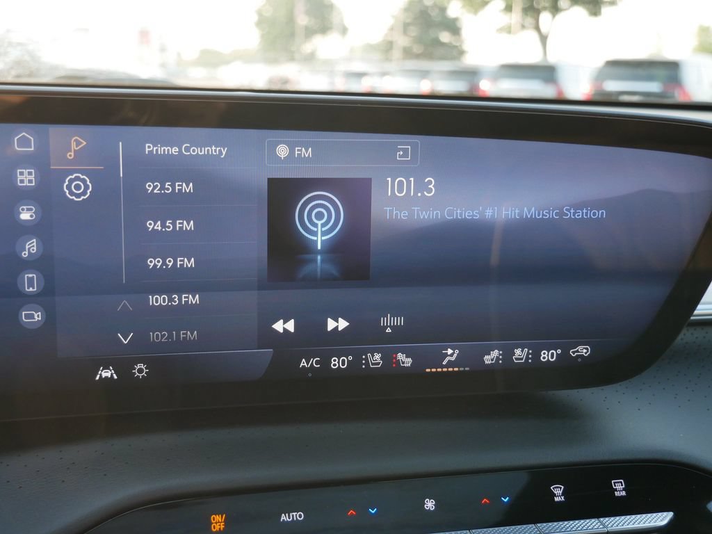 Used 2025 Buick Enclave Avenir w/ Trailering Package, 5000 lbs. AWD/4WD image 18