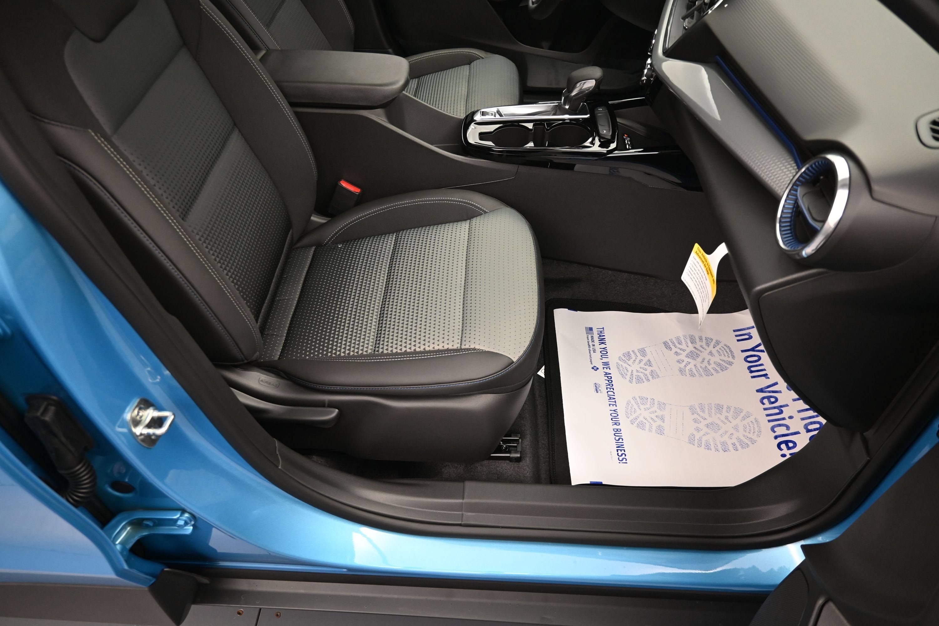 New 2026 Chevrolet Trax LT w/ Sunroof Package FWD image 32
