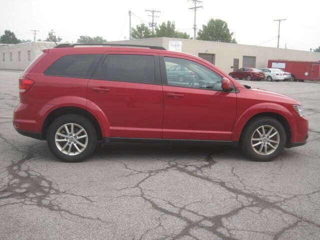 Used 2014 Dodge Journey SXT image 4
