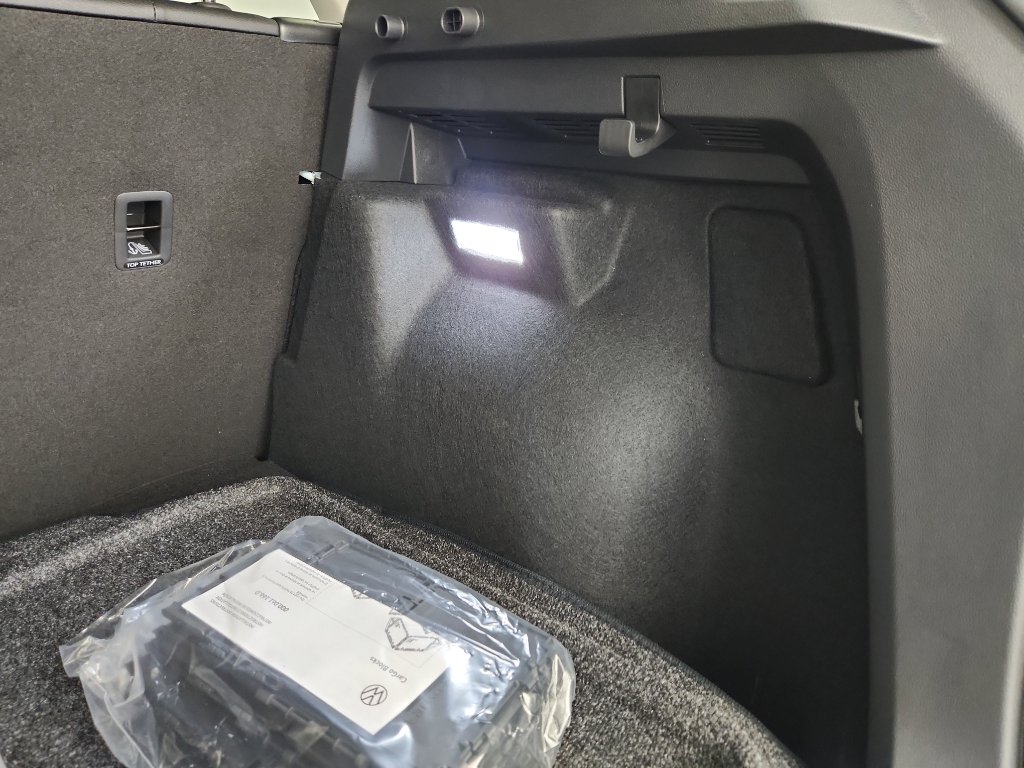 New 2026 Volkswagen Taos SEL image 33