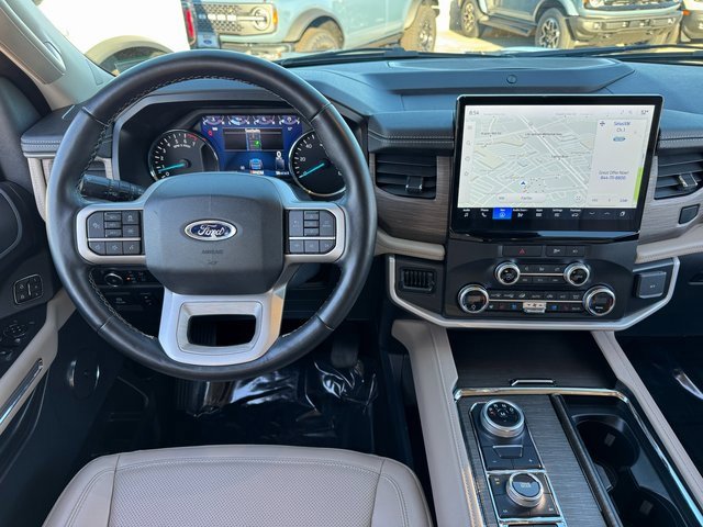 Used 2022 Ford Expedition Max Limited image 4