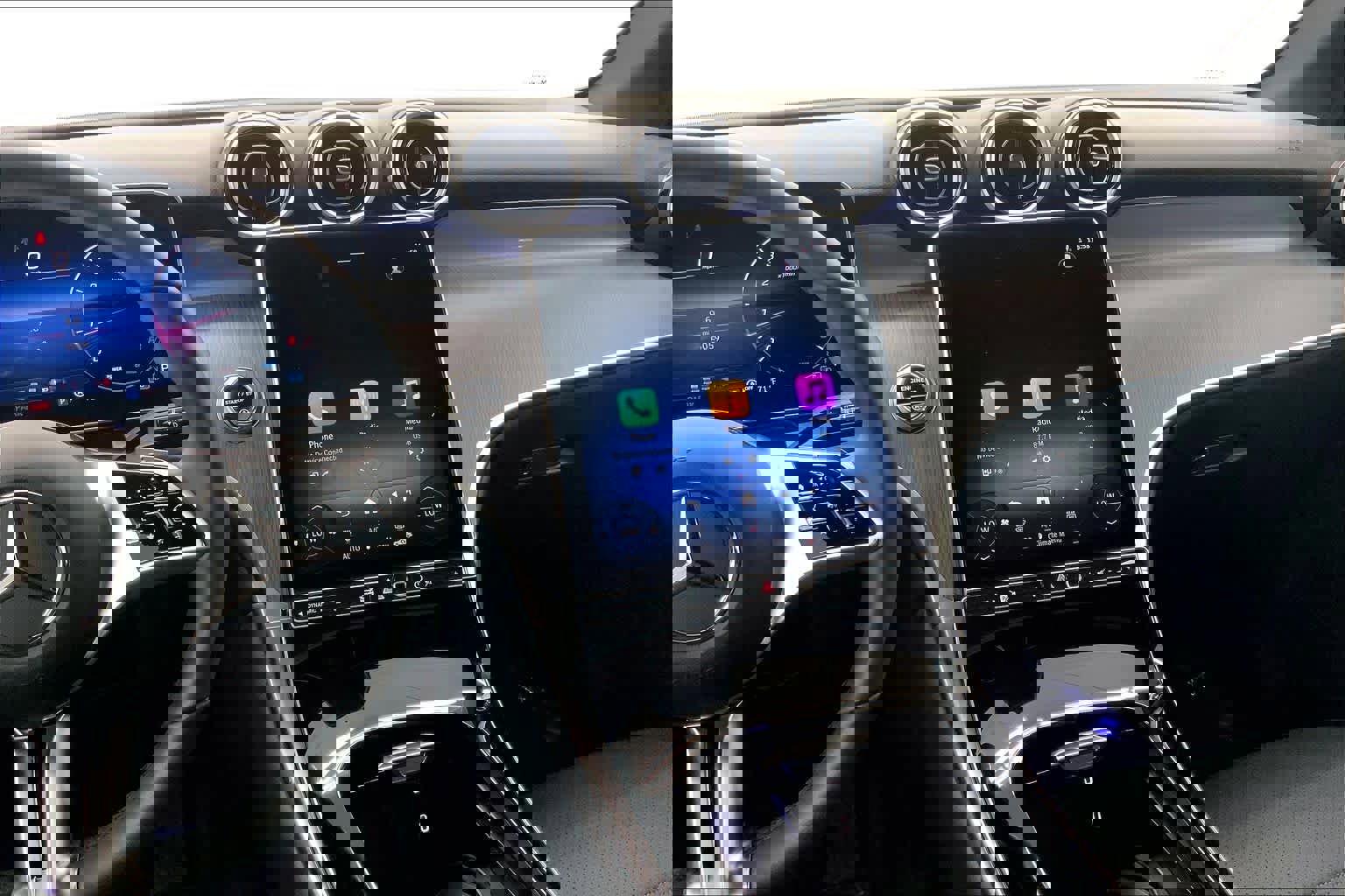 Used 2025 Mercedes-Benz GLC 300 image 25