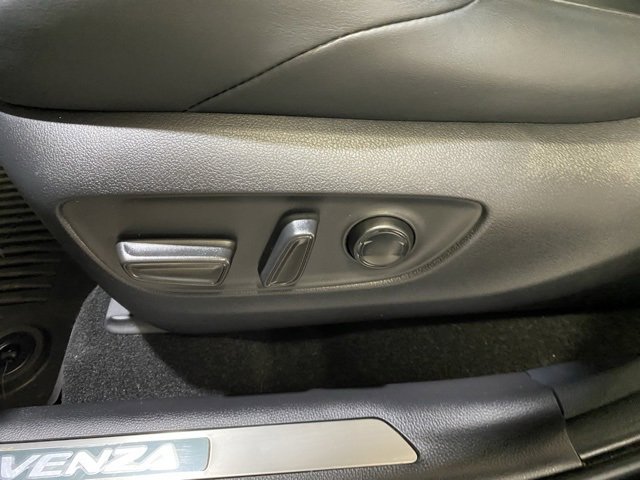 Certified 2024 Toyota Venza XLE image 15