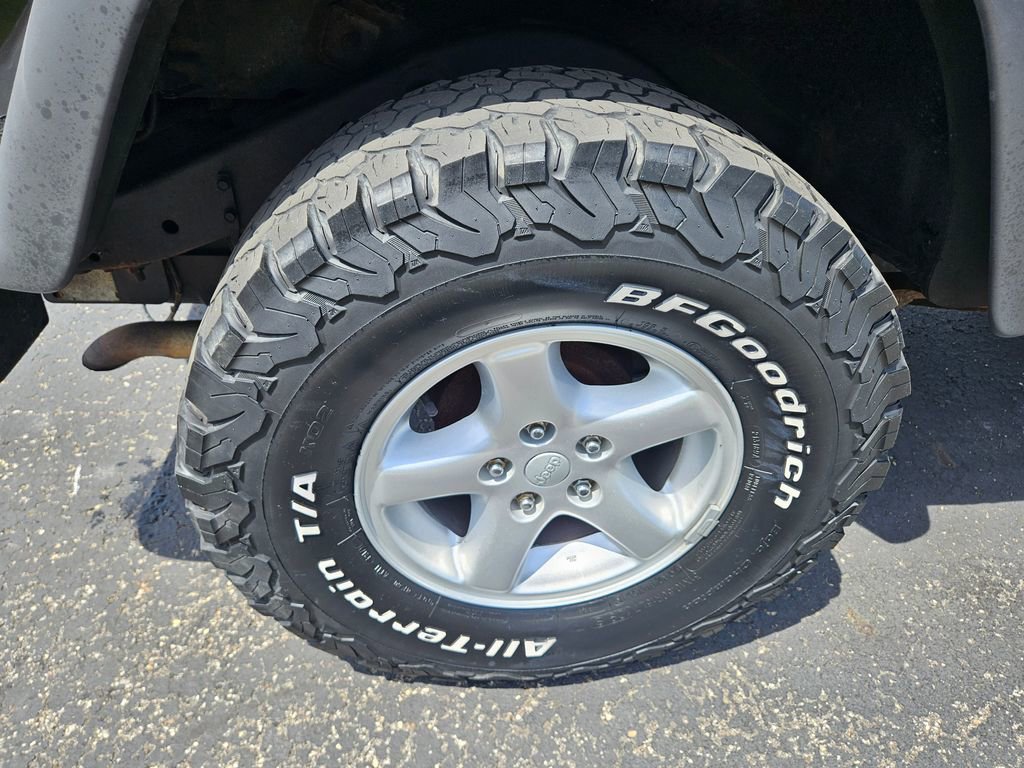 Used 2004 Jeep Wrangler X w/ Wheel Plus Group AWD/4WD image 11