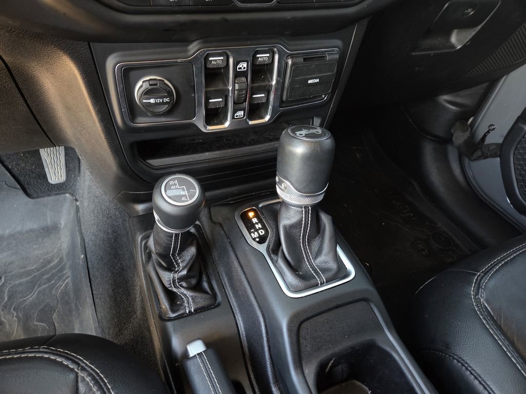 Used 2019 Jeep Wrangler Unlimited Sahara image 13