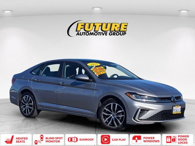 Used 2025 Volkswagen Jetta SE FWD video 1
