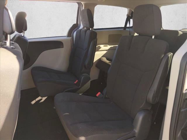 Used 2018 Dodge Grand Caravan SE w/ UConnect Hands-Free Group FWD image 17
