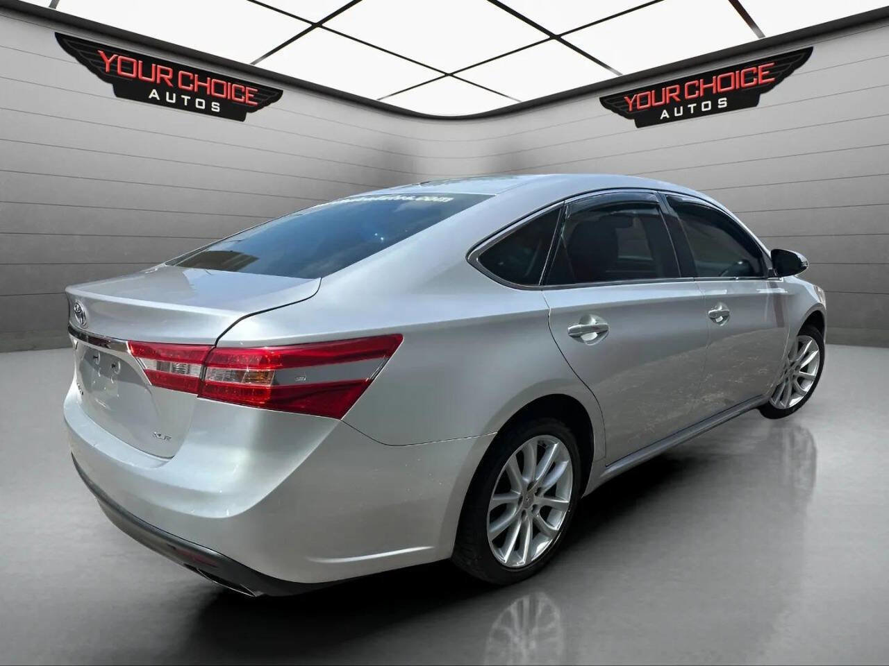 Used 2013 Toyota Avalon XLE Touring image 5