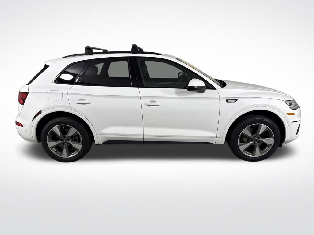 Used 2020 Audi Q5 2.0T Premium w/ Titanium Sport Package image 2