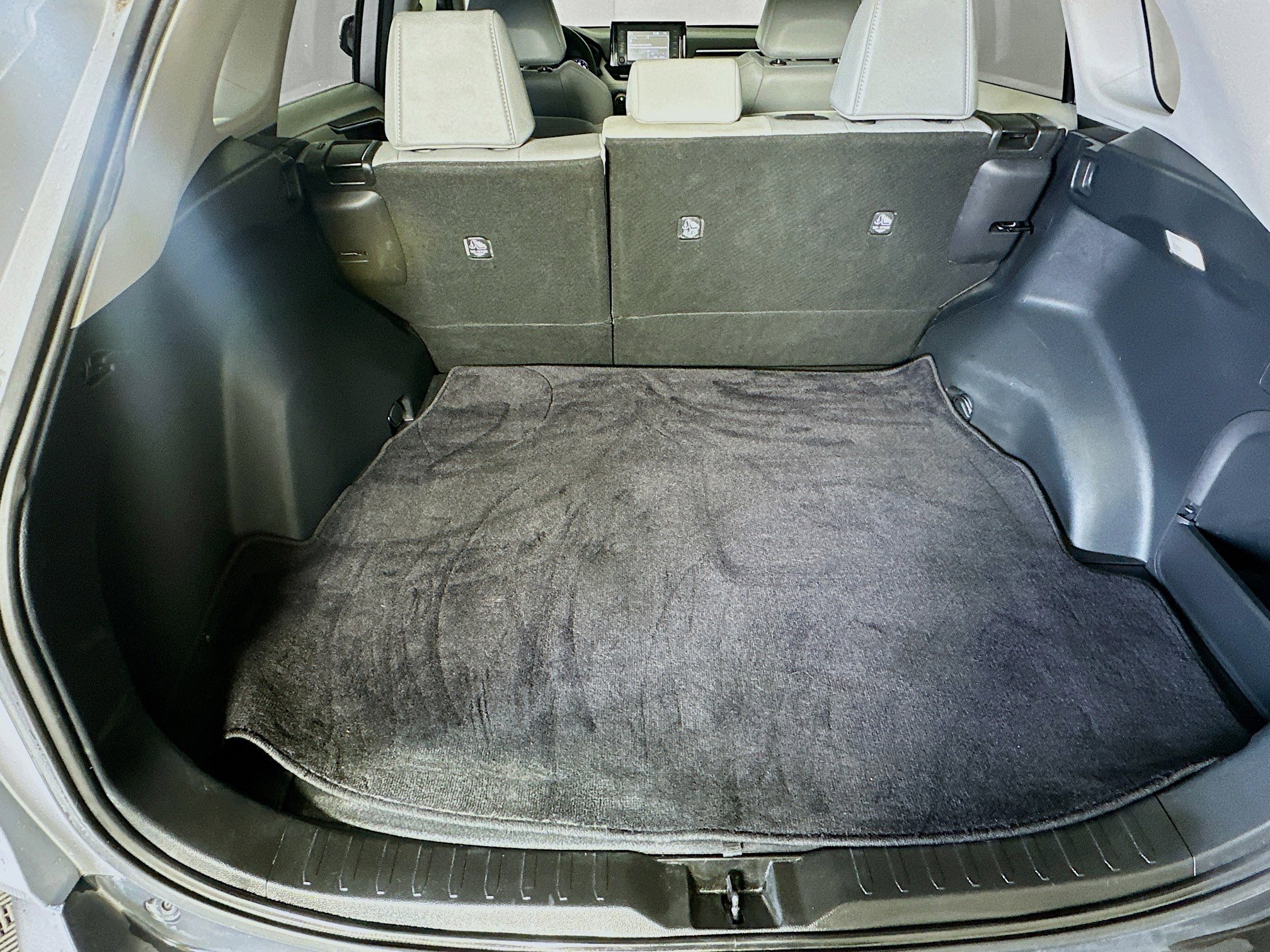 Used 2022 Toyota RAV4 XLE Premium image 28