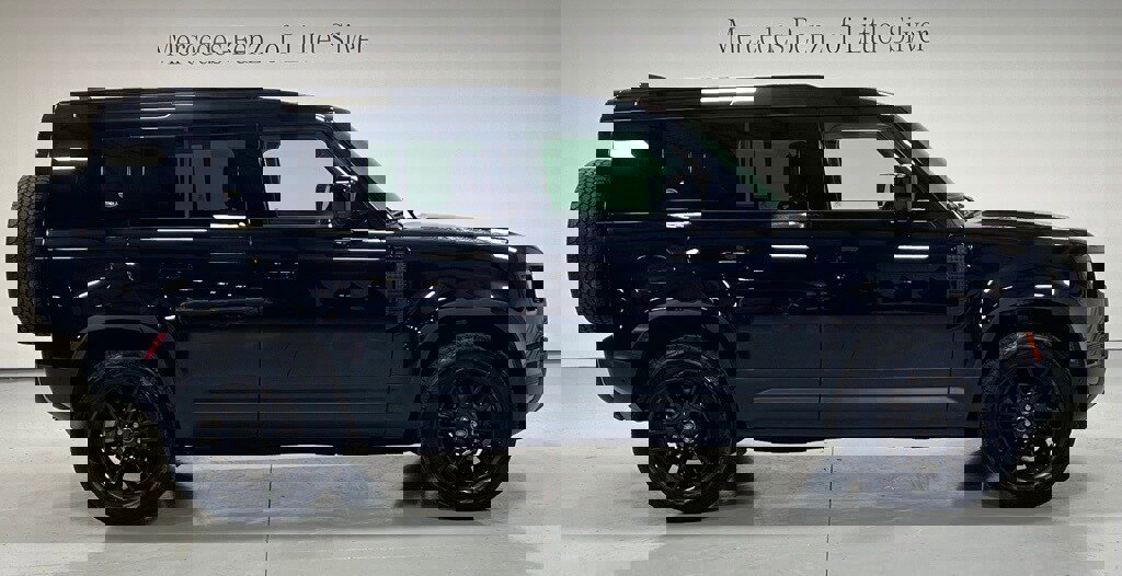 Used 2024 Land Rover Defender 110 S image 7