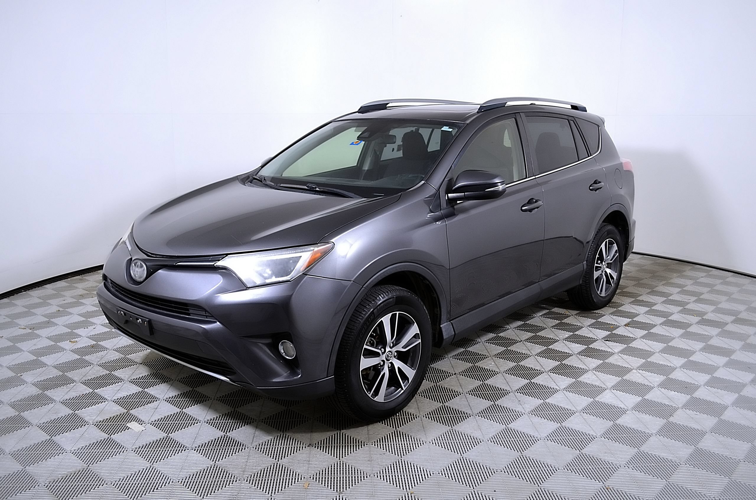Used 2017 Toyota RAV4 XLE w/ All Weather Liner Package AWD/4WD image 3