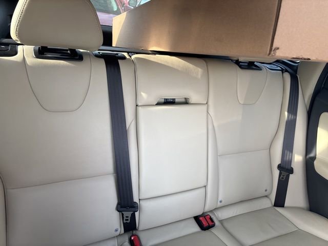 Used 2016 Volvo XC60 T6 Platinum w/ Climate Package image 12