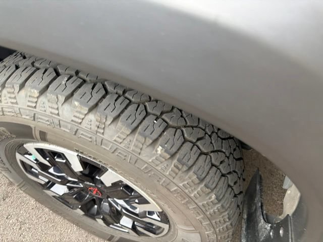 Used 2022 Nissan Frontier PRO-4X AWD/4WD image 3