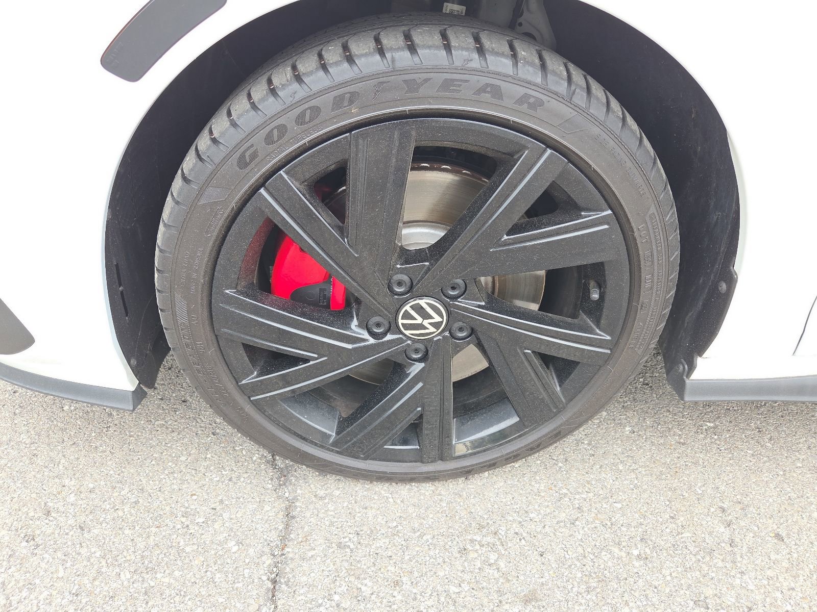 Certified 2022 Volkswagen GTI SE w/ SE Leather Package FWD image 15