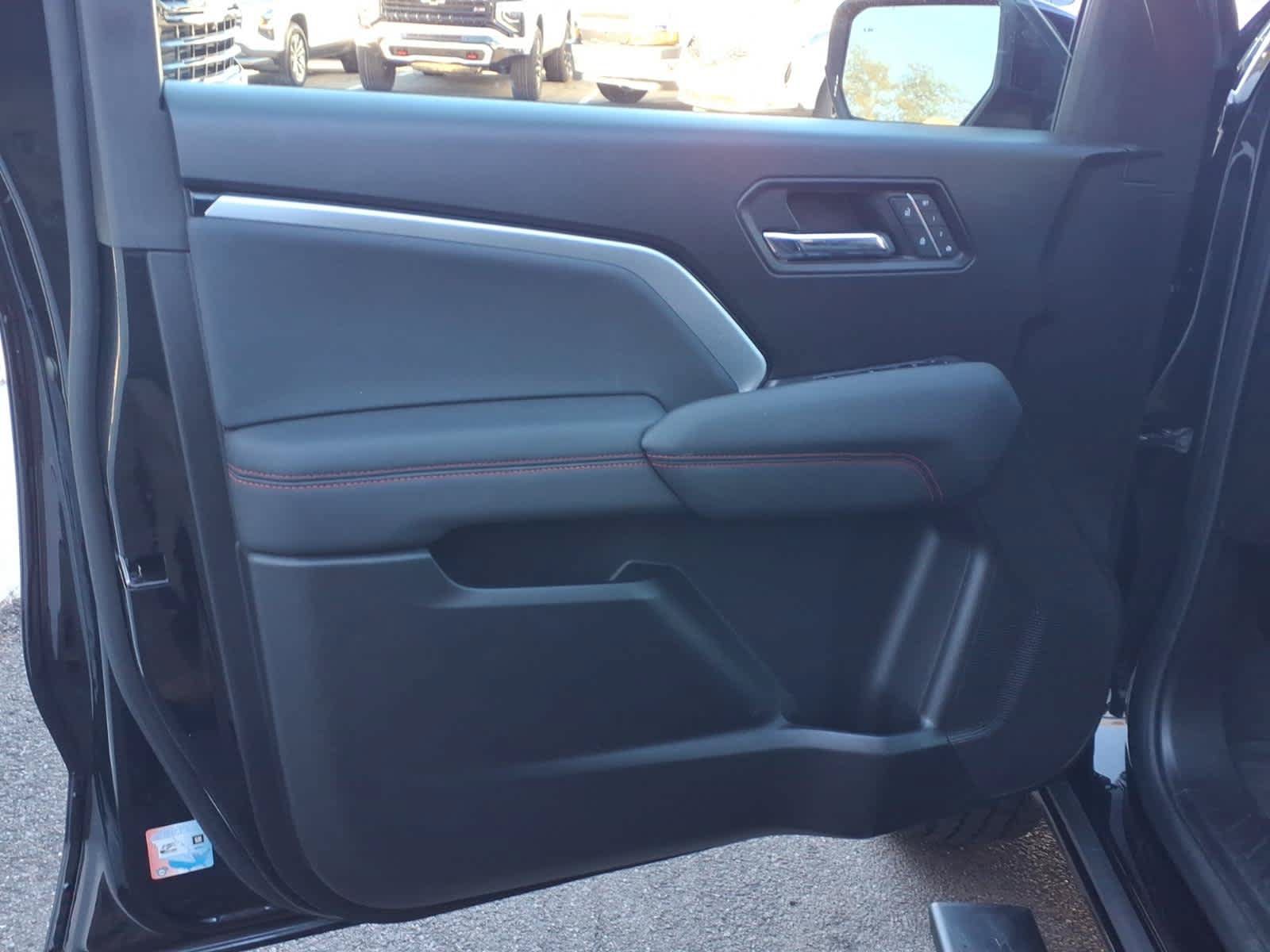 Used 2023 Chevrolet Colorado Z71 w/ Z71 Convenience Package 2 AWD/4WD image 10