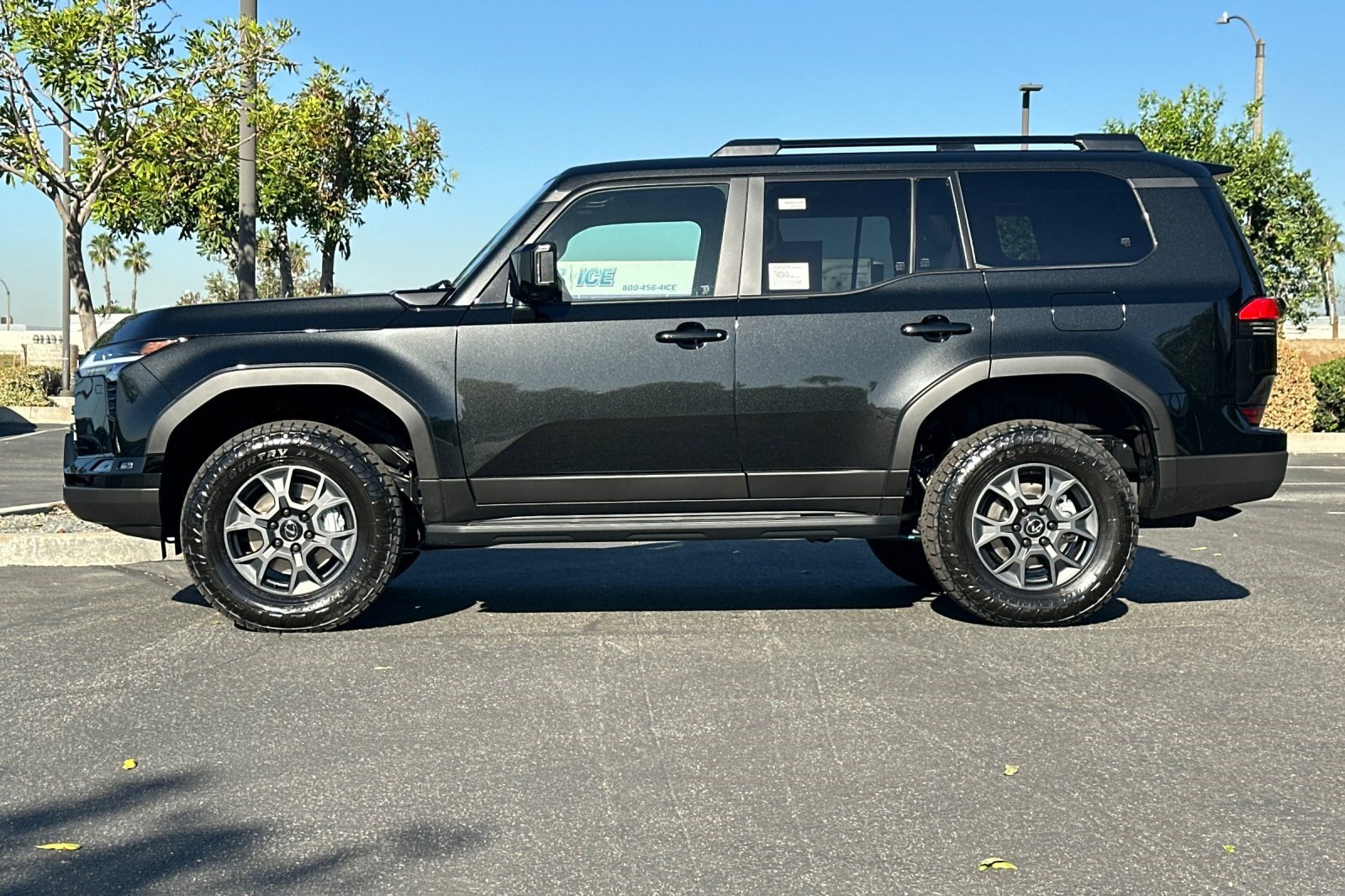 New 2026 Lexus GX 550 AWD/4WD image 2