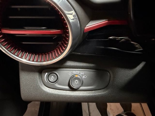 Used 2024 Chevrolet Trax RS FWD image 35