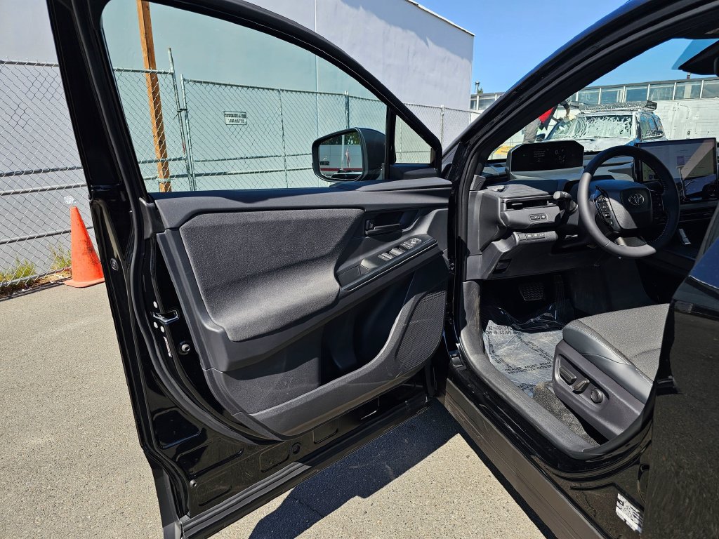 New 2026 Toyota C-HR AWD/4WD image 18